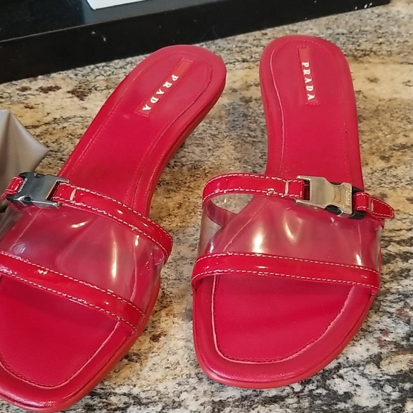 PRADA CALAZTURE DONNA Vtg Y2K Vernice Red Leather Transparent Sandal 7 NWT - Picture 1 of 10
